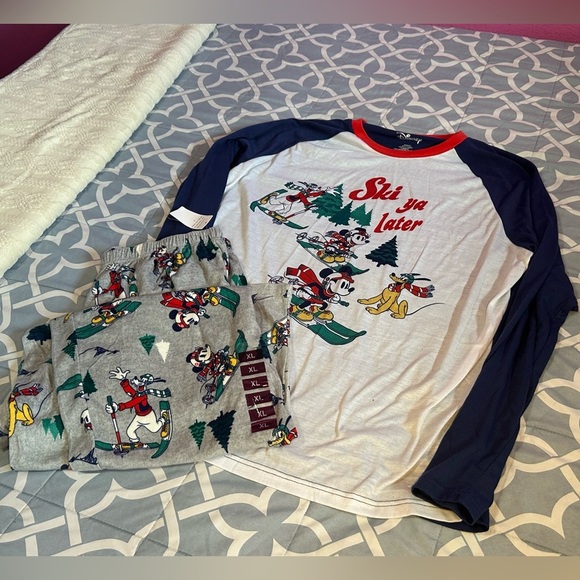Disney Christmas Pajamas Unisex Adult Ski You Later Top & Bottom Set NWT Size XL - Picture 3 of 7